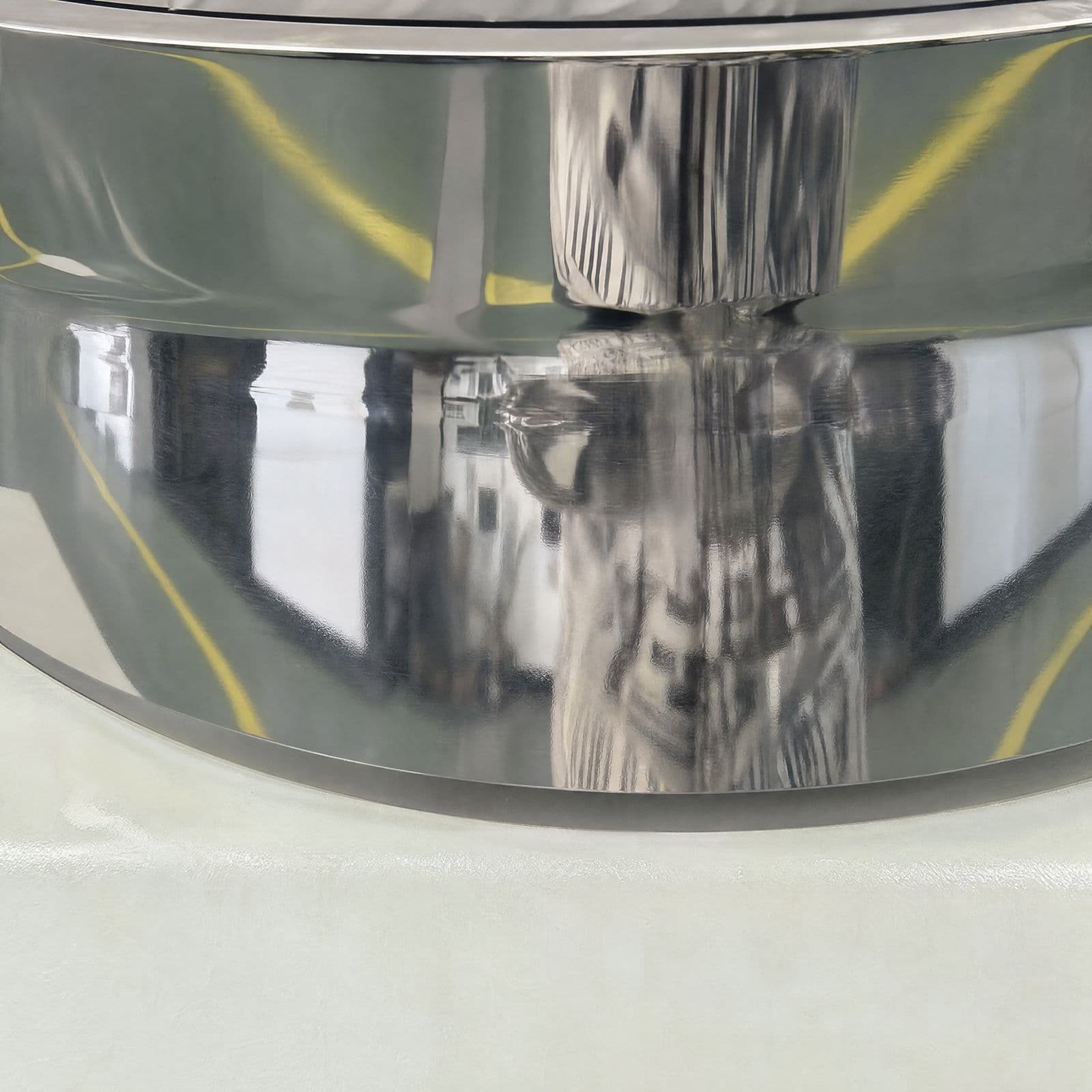 Mirror-polished stainless steel tank head fabricated at STEELHUI
