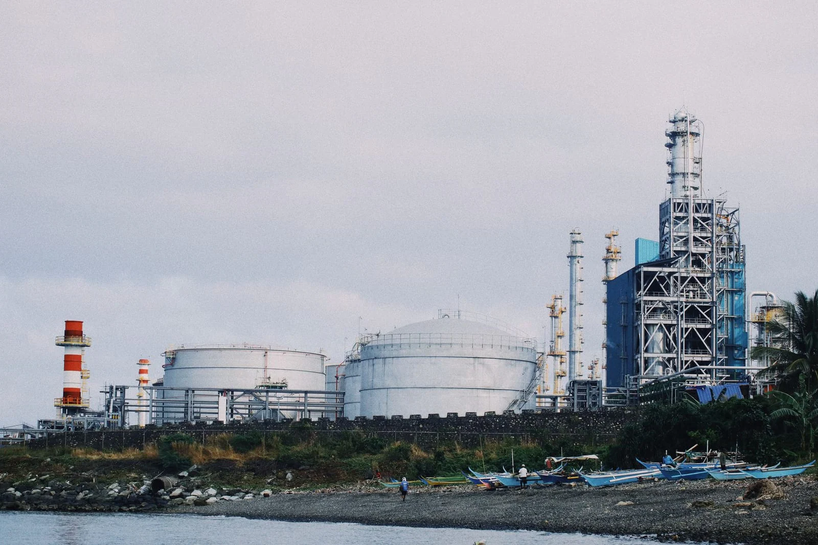 Chemical plant pressure vessel tanks