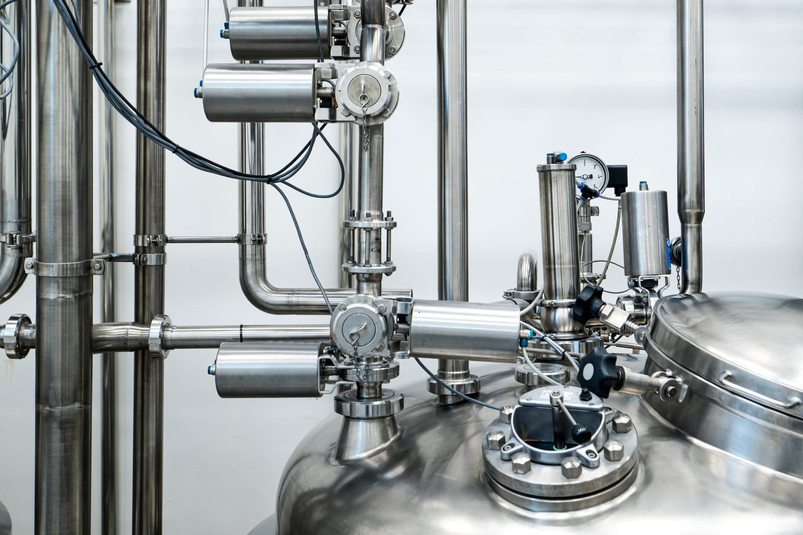 Industrial metal piping plant