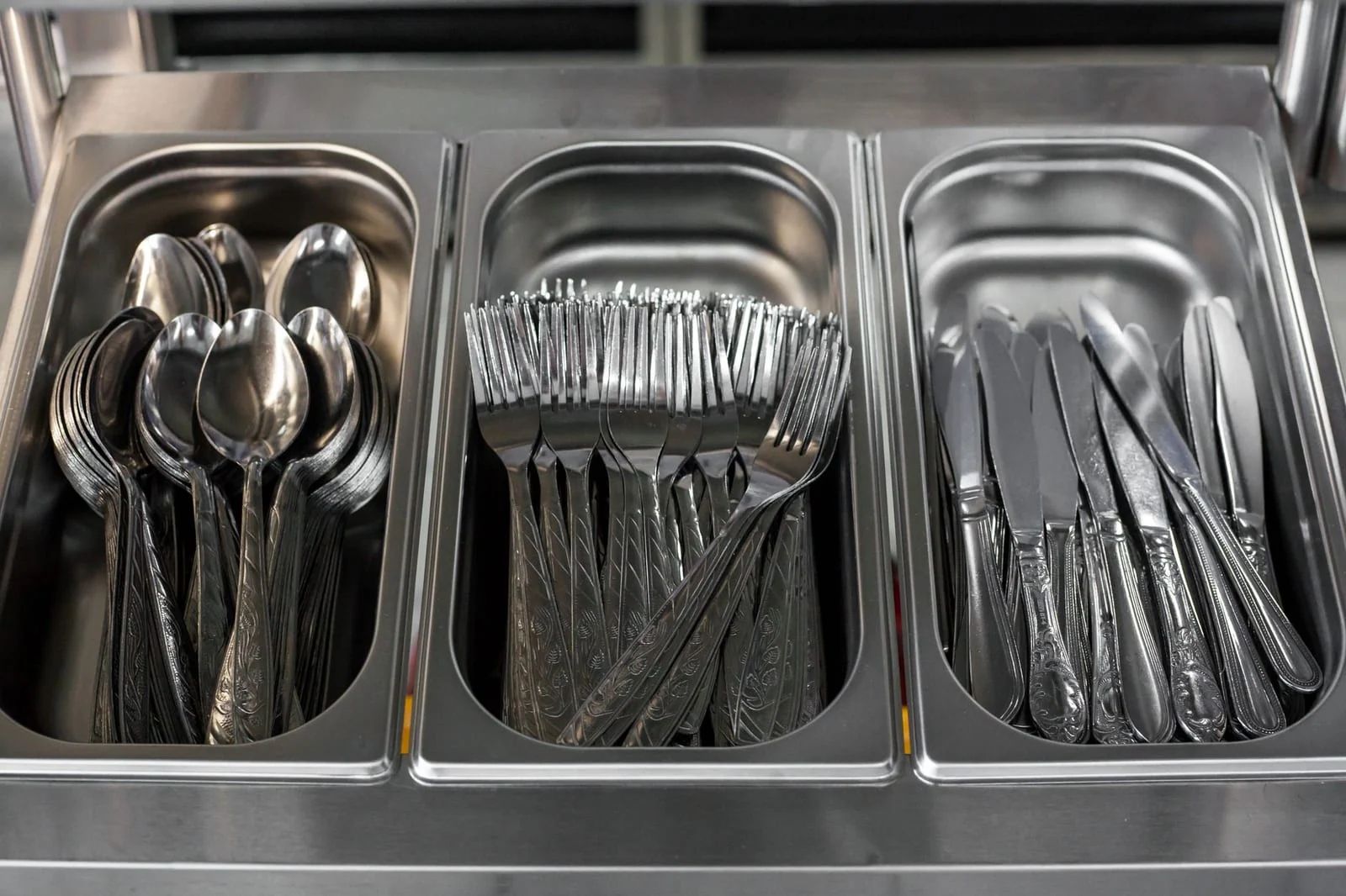 Stainless steel cutlery utensils