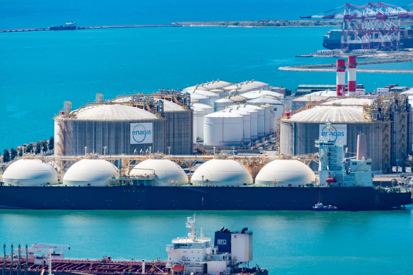 LNG storage tank cryogenic