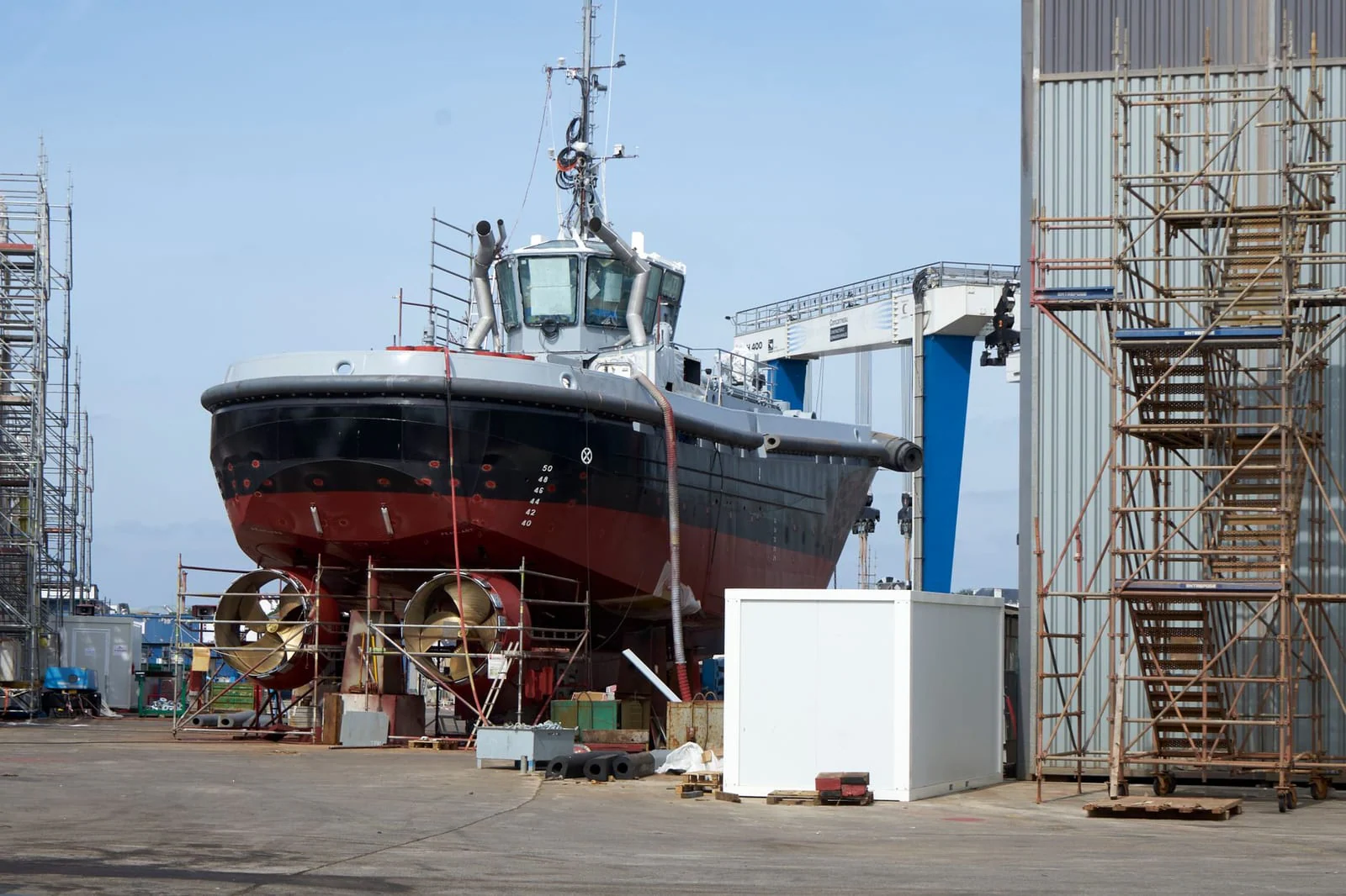 Aluminium ship hull shipyard