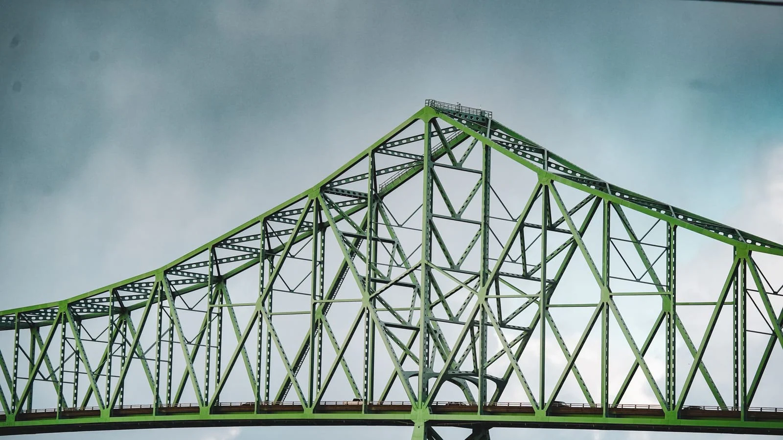 Steel bridge truss structure